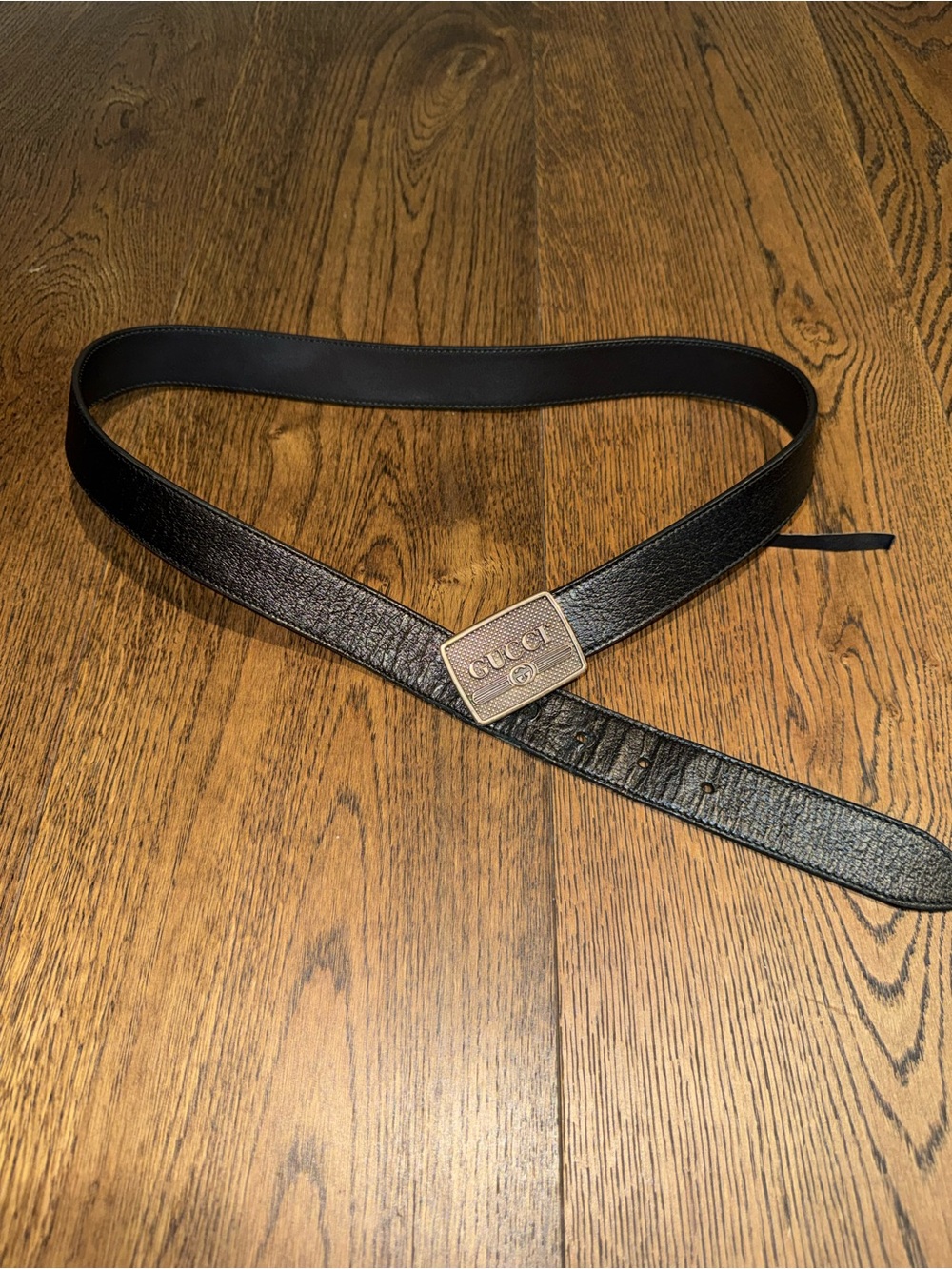 Gucci Black Leather Belt with Branded Gold-Tone Buckle